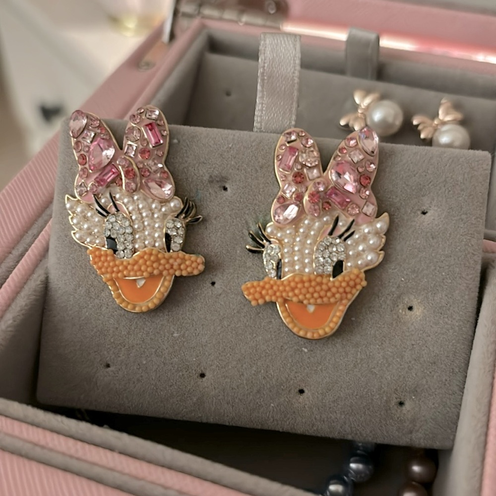 BaubleBar Daisy Duck earrings